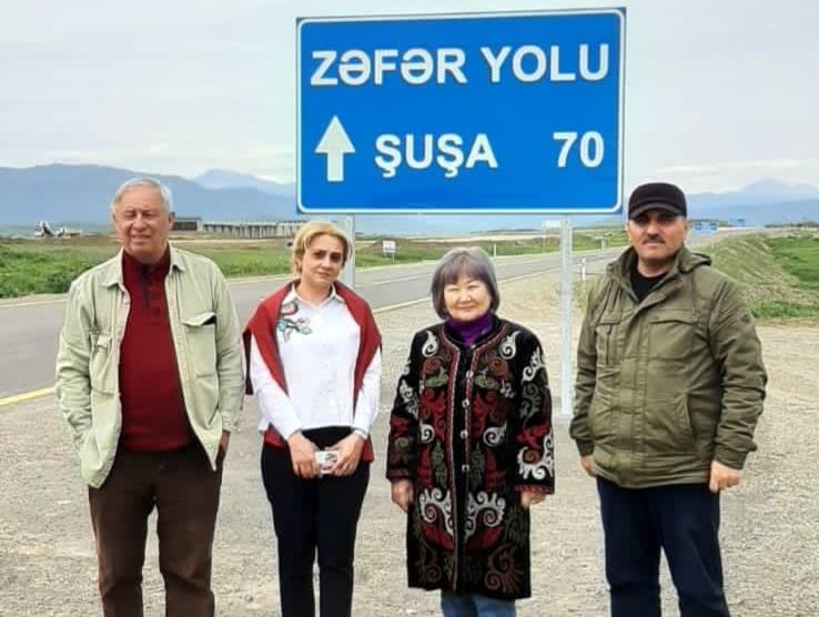 Şuşanın 70 km-liyində xatirə şəkli
