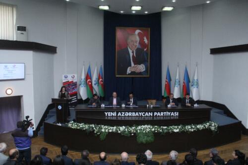 Lamiyə İsazadə açılış çıxışı edir